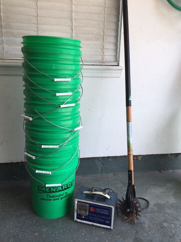 10 Menards 5 gallon buckets, changer edger for Sale in Avon, IN OfferUp