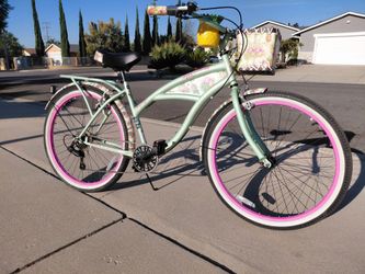 Margaritaville 7 speed Beach cruiser Bicycle