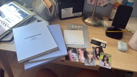 Le Sserafim: Easy album