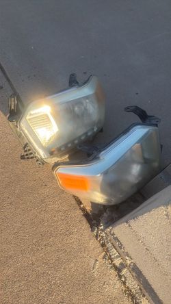 Tundra headlights free working