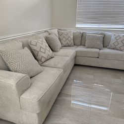 GRAY COUCHES