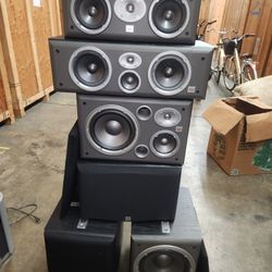 Jbl Speakers AnD 1 Bose 600 OBO