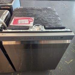 Amazing LG 24 Inch Full Console Dishwasher LDFN4542S 