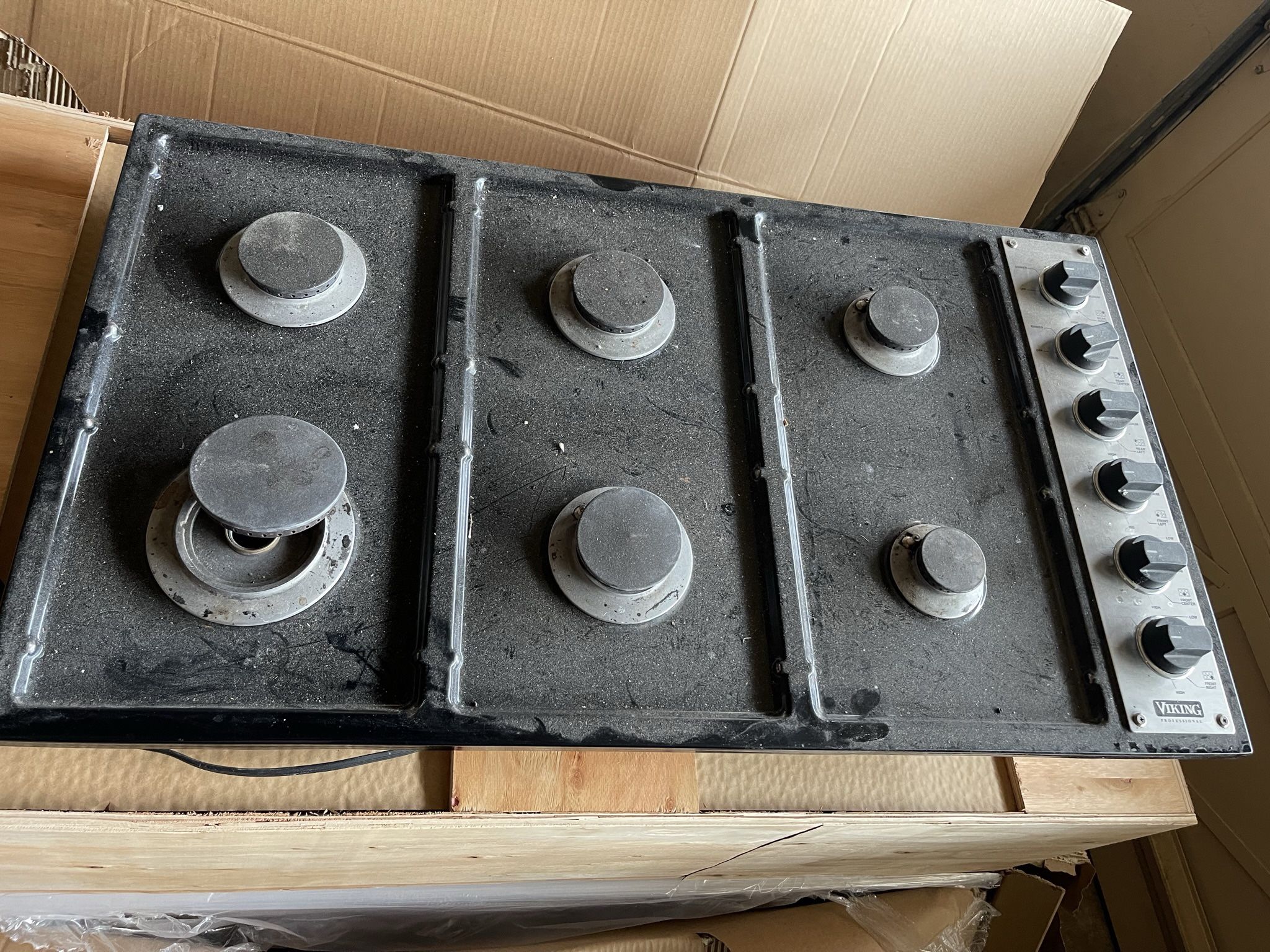 Viking Six Burner Stove Top And Fan