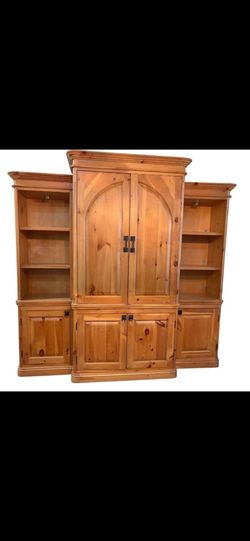 Beautiful Rustic Solid Wooden 3-Piece Buffet Hutch / Entertainment Center