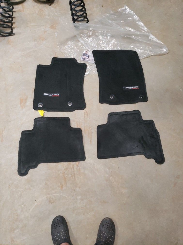 18 4runner Mats