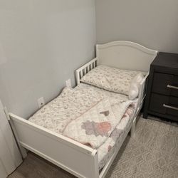 White Toddler Bed with Guard Rails – Great Condition