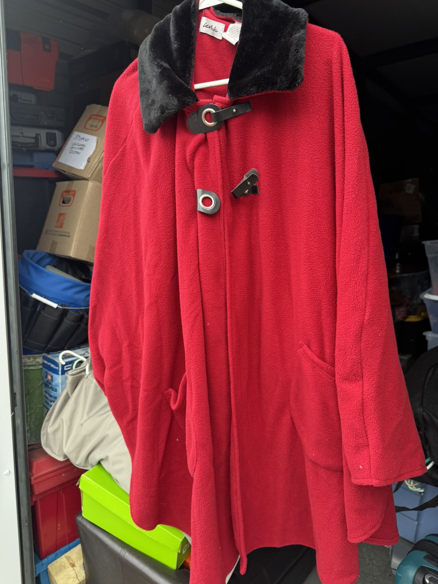 Le Moda Red Fleece Rosette Wrap Cape Poncho One Size Faux Fur Trim With Pockets