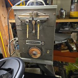 ROCKWELL BLADE WELDER