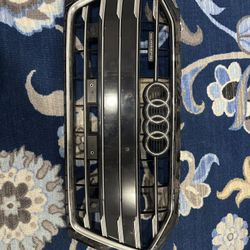 2021 Audi a4 Parts OEM Grill Splash Guard Grill Bracket Upper Grill Bracket 
