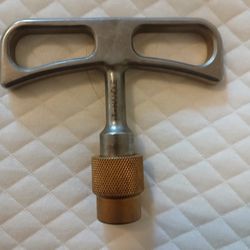 Sofamor Danek T-Handle
Orthopedic Instrument