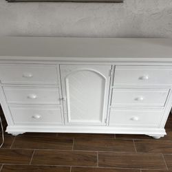 ✨ Brook 6-Drawer Door Dresser in a white lacquer finish. 