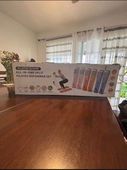 Pilates Board, 12 in 1 Mini Plilates Reformer Set, Multifuncional Portable Pilates Reformers Board for Home Workout, Free Combination 100+ Exercise Mo