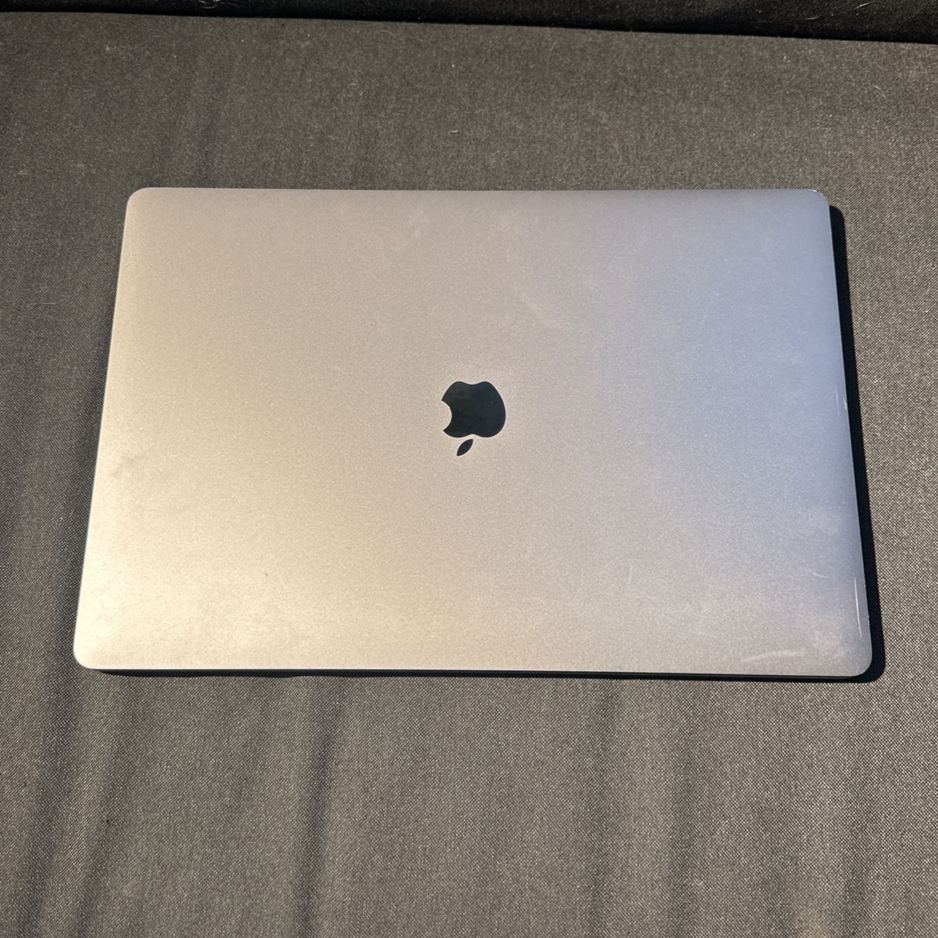 MacBook Pro 16 Inch