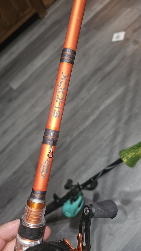 7' Medium Heavy Berkley Lightning Rod Shock And Piscifun Phantom Reel