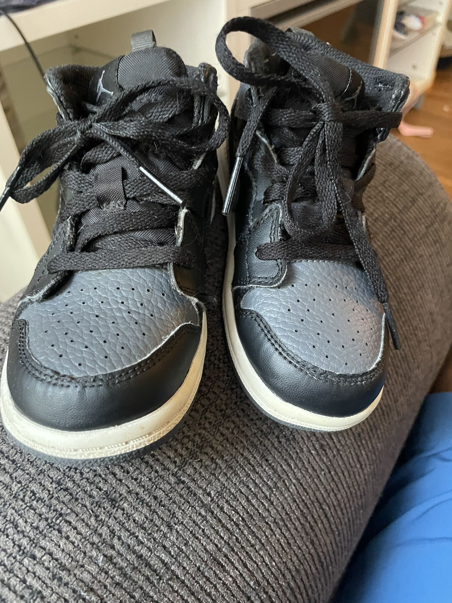 9c Jordan 1 Mid