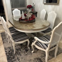 Dining Table & 6 Chairs
