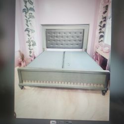 Glam King Size Bed With Box Springs 