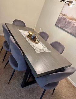 Dining room set for sale (table and chairs)