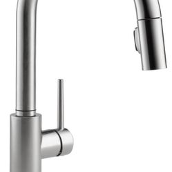 Delta Trinsic Pull-Down Kitchen Faucet with On/Off Touch Activation, Magnetic Docking Spray Head
