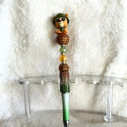Doorable beaded pens