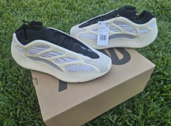 YEEZY AZAEL SIZE 13 ADIDAS