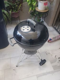 Weber charcoal grill 18.5"