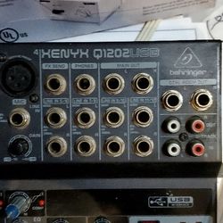 Behringer Xenyx Q1202USB