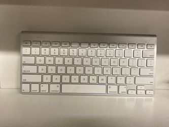 Apple Wireless Keyboard - Model No A1314- Tested and Working!