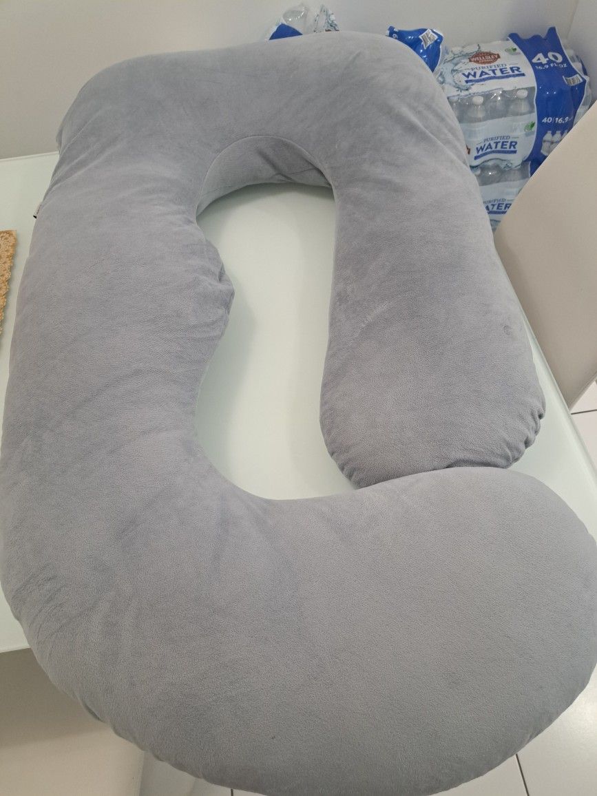 Pregnancy Pillow J.
