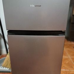 2 Refrigerator With Freezer For Sale. $60 Each