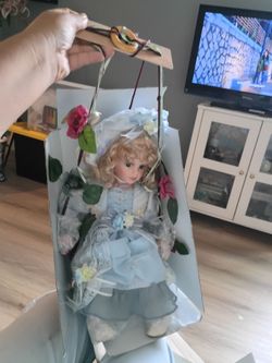 Porcelana doll $ 15