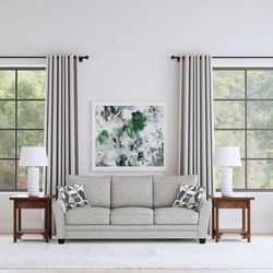Comfortable Living Room Sofa in Grey Boucle Fabric With Pillows! 
