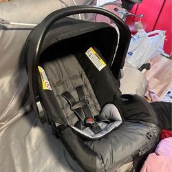 BabyTrend Infant Car seat 