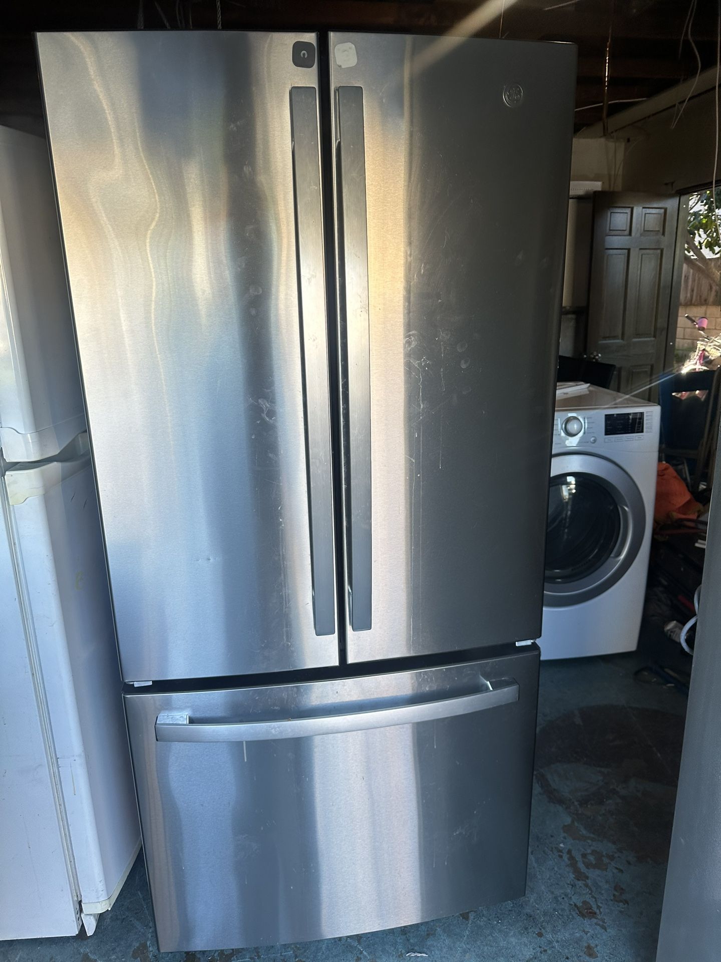 Ge Refrigerator Like New Condition 30x65 1/2
