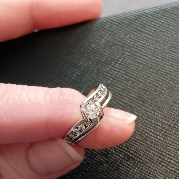 11 Real Dimaned Ring White Gold
