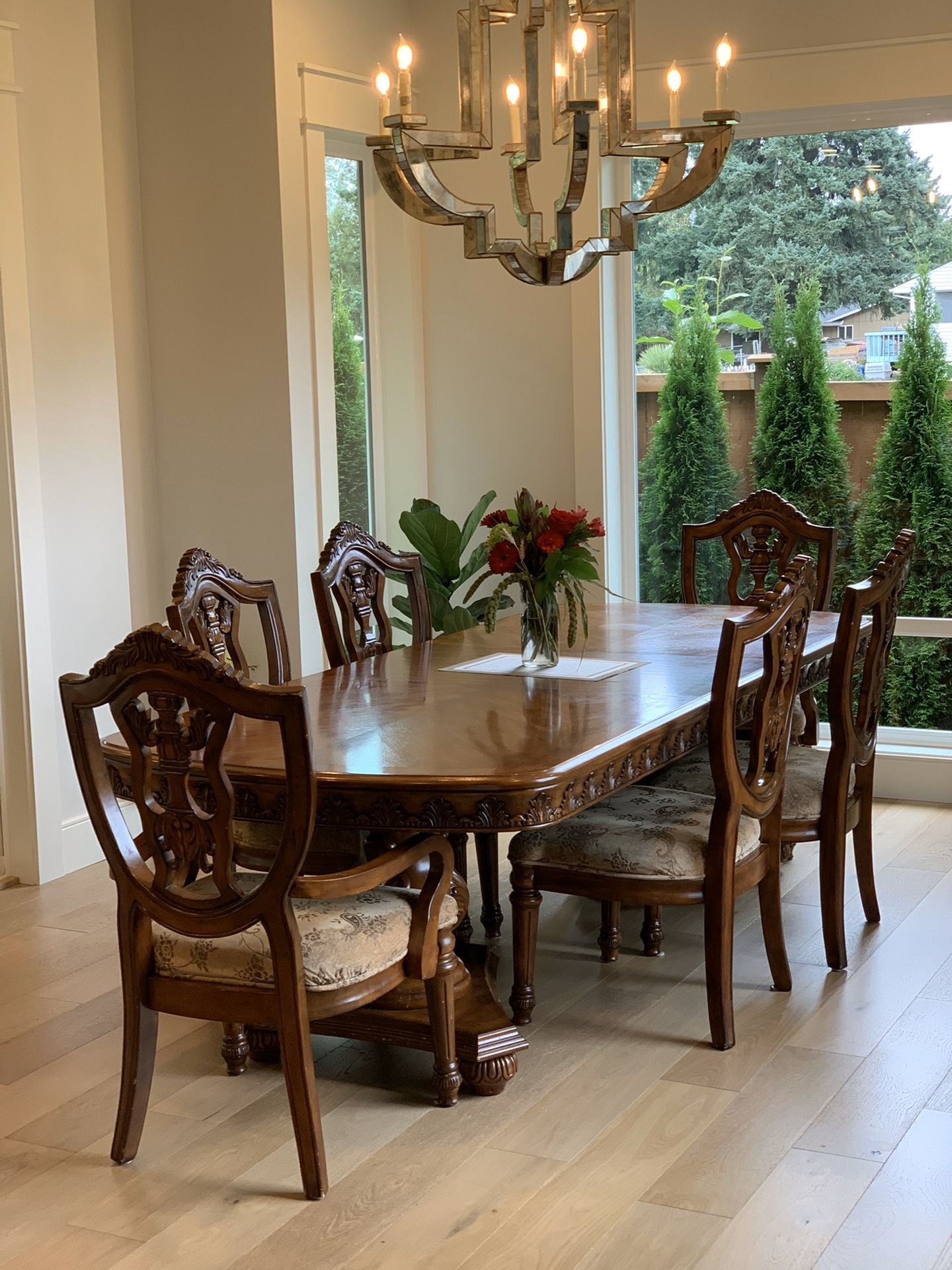 Dining set table and 6 chairs