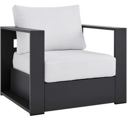 2 Outdoor Arm Chairs And Accent Table 