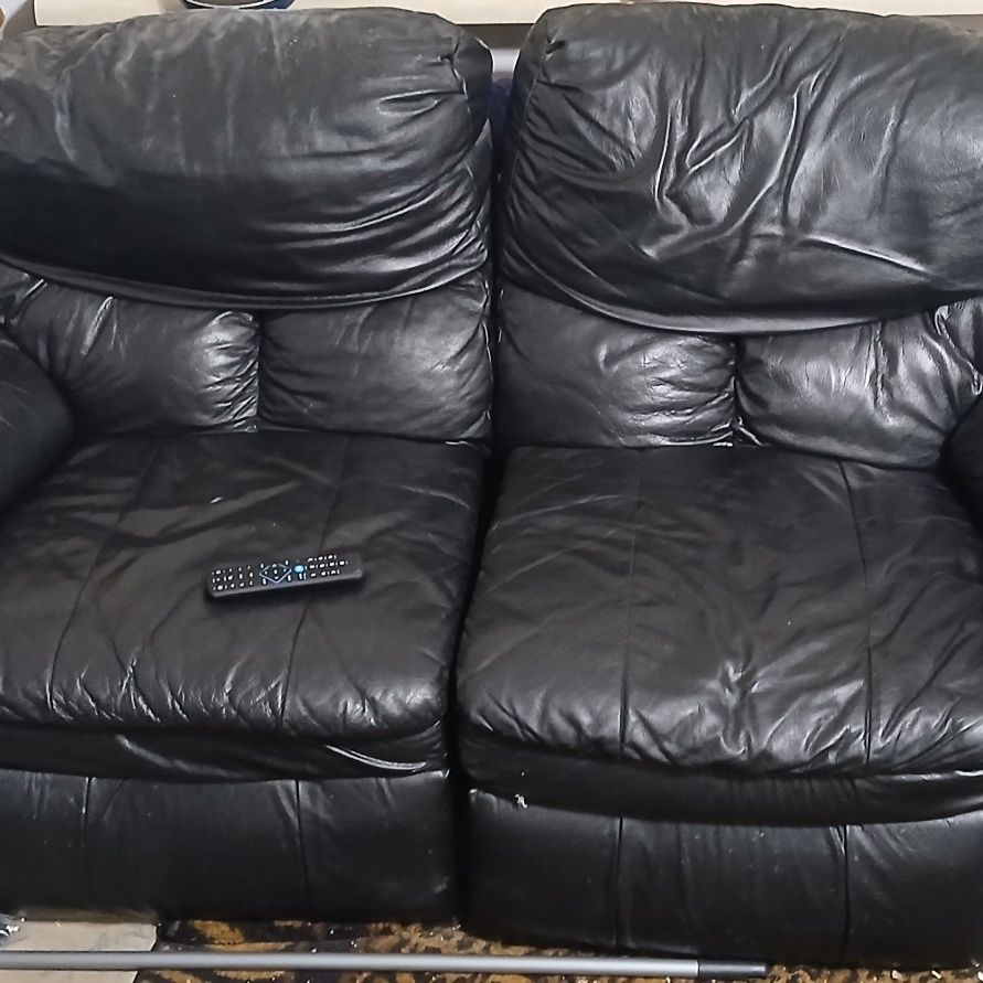 Black 2 Person Synthetic Leather Reclining Loveseat
