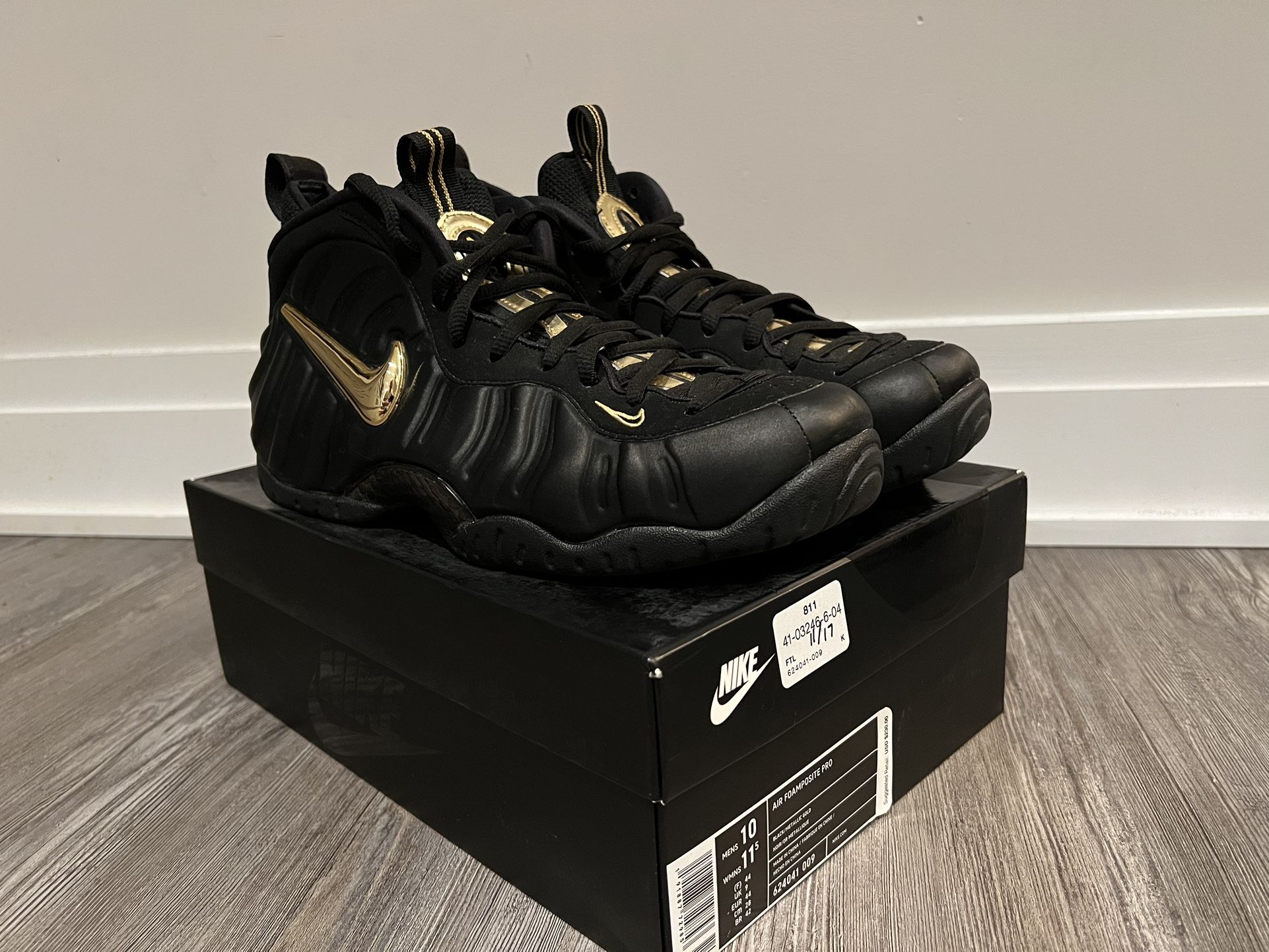 Nike Air Foamposite Pro 'Black Metallic Gold’ Size 10
