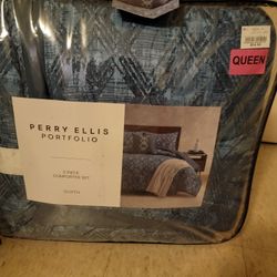 Perry Ellis 5 Piece Queen  Comforter Set