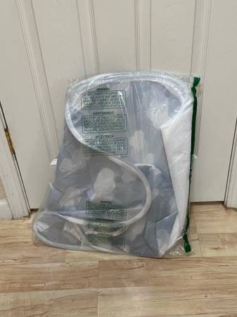 New Large Ball Pit for Kids Pop Up Play Tent with Basketball Hoop NO BALLS