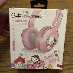 New Pink Hello Kitty Wireless Headphones & USB-C Charger