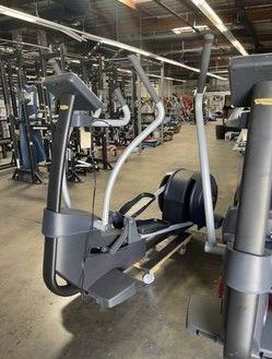 Technogym Forma Elliptical LOW HOURS!