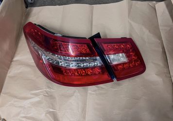 Mercedes E Taillight
