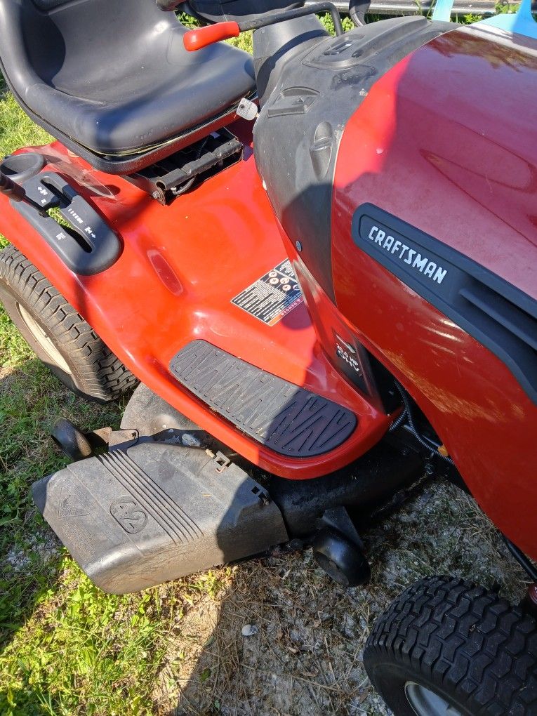 Craftsman Mower Like New Condition 82hrs
