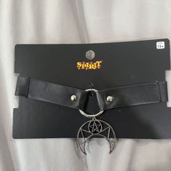 Pentagram Moon Chocker Necklace 