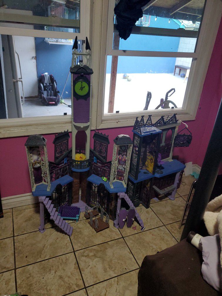 Monster High Doll House