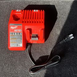 Milwaukee Charger M12 M18