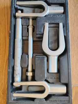 Powerbuilt 5 Piece Tie Rod, Ball Joints and Pitman Arms Set